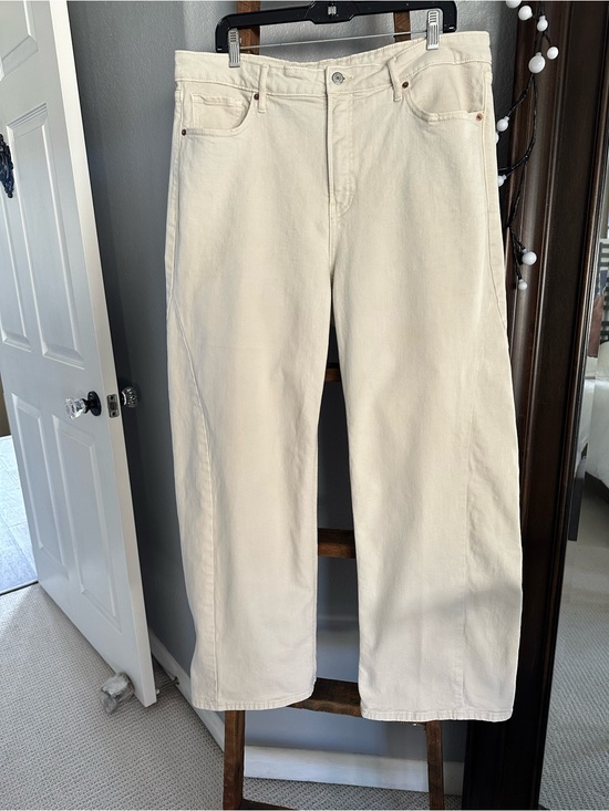 Old Navy Denim - Old Navy high rise, wide leg jeans in cream, size 16